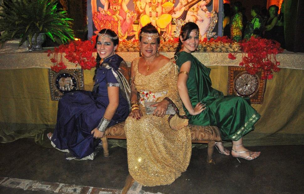 aniversario-jacira-leao-2-noite-em-mumbai-2010-maceio-40-graus-20-anos_0011