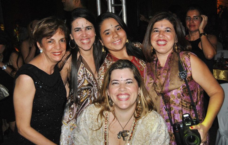 aniversario-jacira-leao-2-noite-em-mumbai-2010-maceio-40-graus-20-anos_0038
