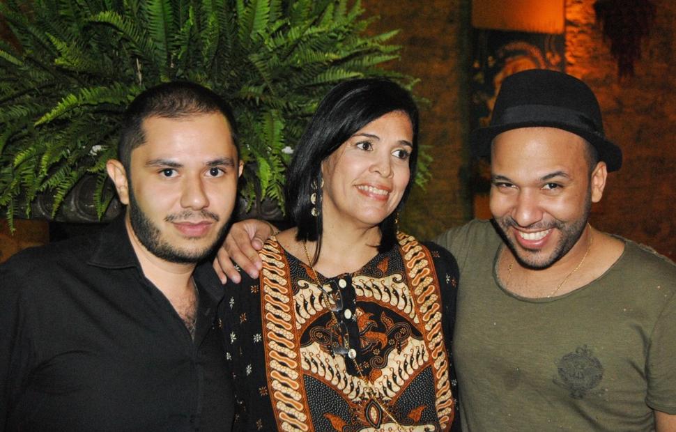 aniversario-jacira-leao-2-noite-em-mumbai-2010-maceio-40-graus-20-anos_0056