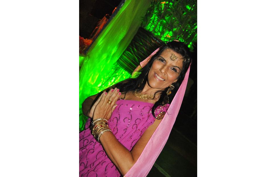 aniversario-jacira-leao-2-noite-em-mumbai-2010-maceio-40-graus-20-anos_0071
