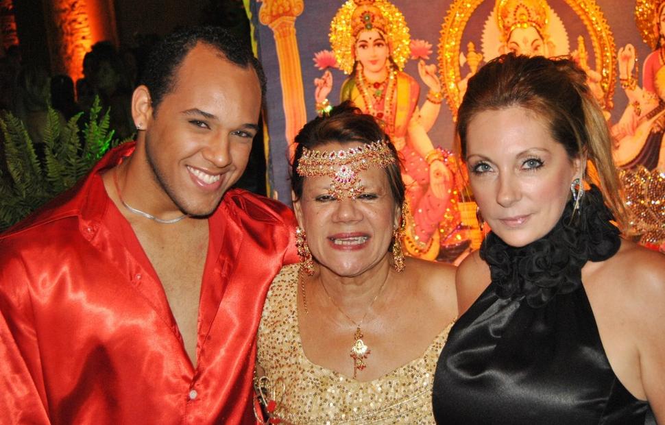 aniversario-jacira-leao-2-noite-em-mumbai-2010-maceio-40-graus-20-anos_0077