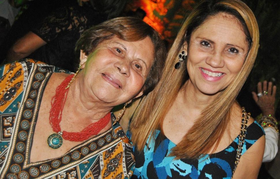 aniversario-jacira-leao-2-noite-em-mumbai-2010-maceio-40-graus-20-anos_0098