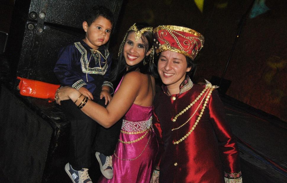 aniversario-jacira-leao-2-noite-em-mumbai-2010-maceio-40-graus-20-anos_0115