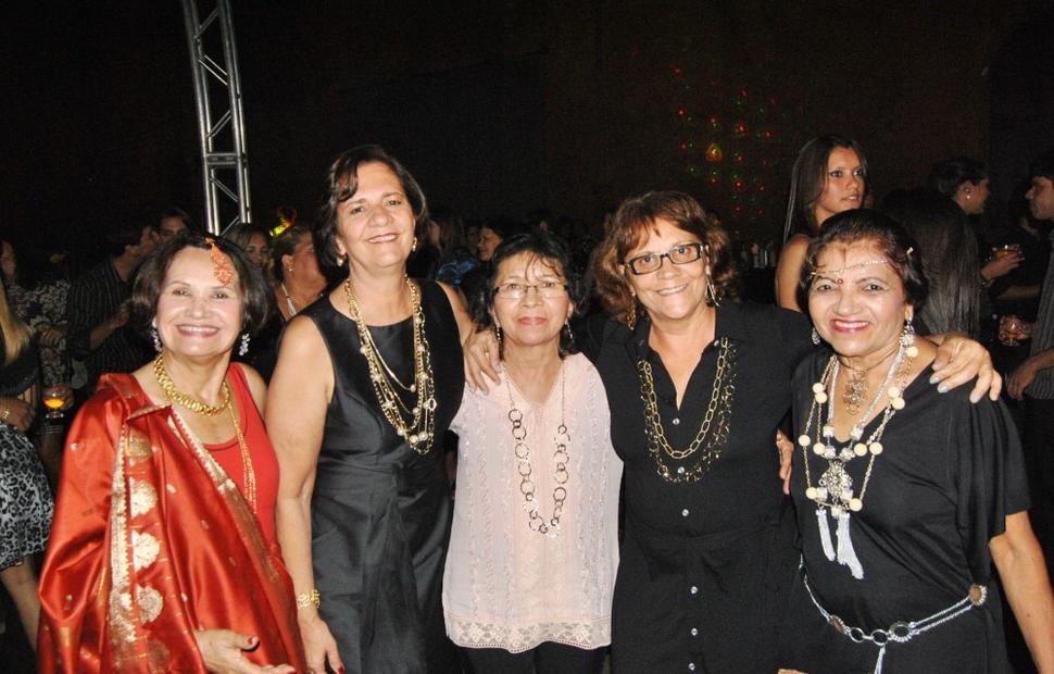 aniversario-jacira-leao-2-noite-em-mumbai-2010-maceio-40-graus-20-anos_0121