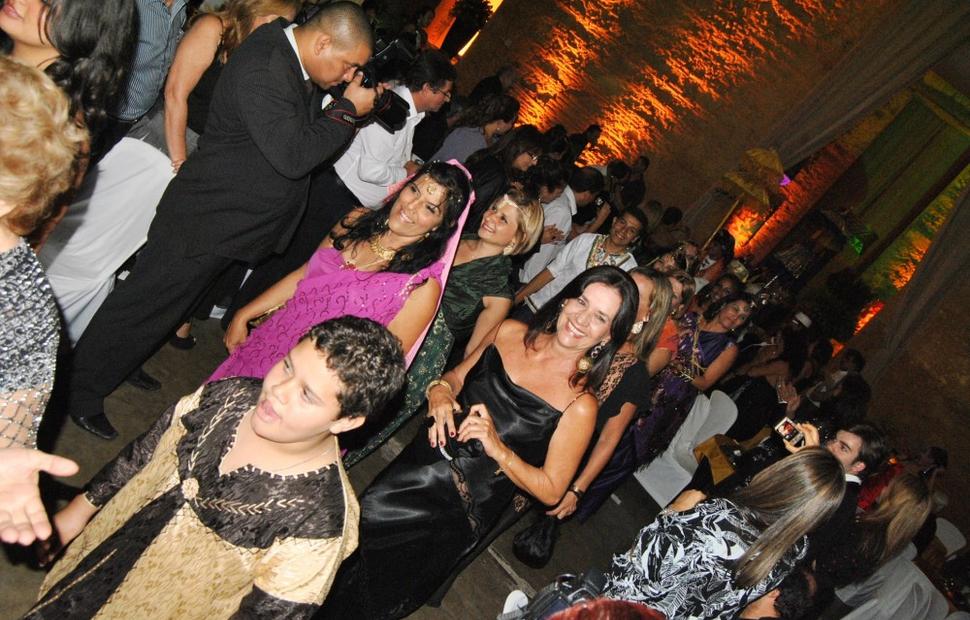 aniversario-jacira-leao-2-noite-em-mumbai-2010-maceio-40-graus-20-anos_0134