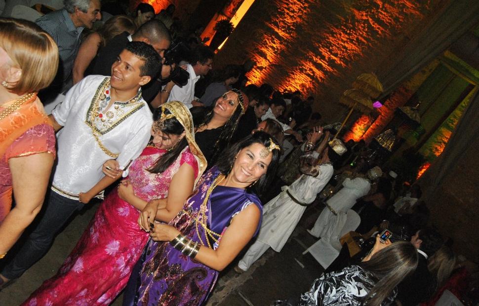 aniversario-jacira-leao-2-noite-em-mumbai-2010-maceio-40-graus-20-anos_0135