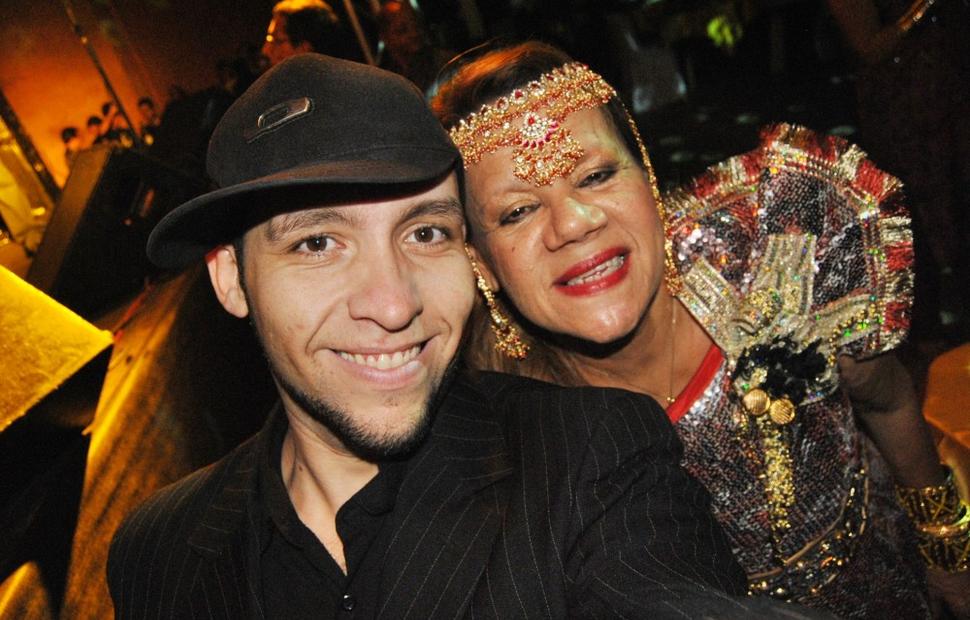 aniversario-jacira-leao-2-noite-em-mumbai-2010-maceio-40-graus-20-anos_0149