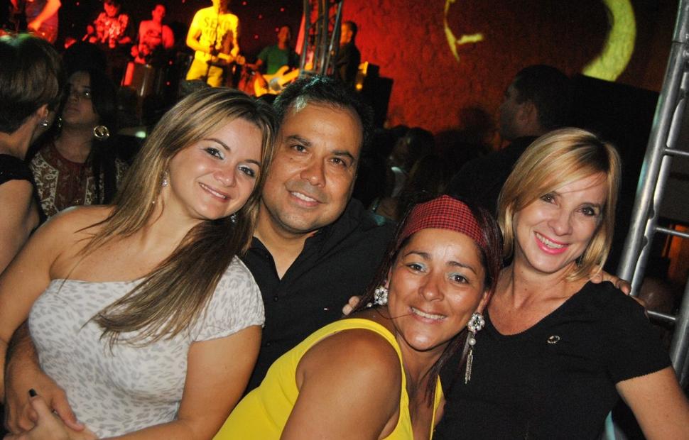 aniversario-jacira-leao-2-noite-em-mumbai-2010-maceio-40-graus-20-anos_0209