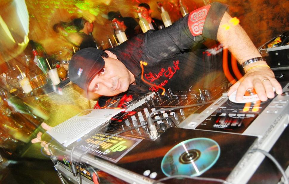 aniversario-jacira-leao-2-noite-em-mumbai-2010-maceio-40-graus-20-anos_0253