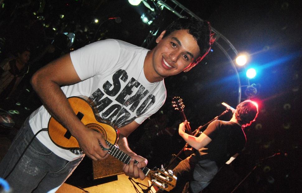 aniversario-jacira-leao-2-noite-em-mumbai-2010-maceio-40-graus-20-anos_0267