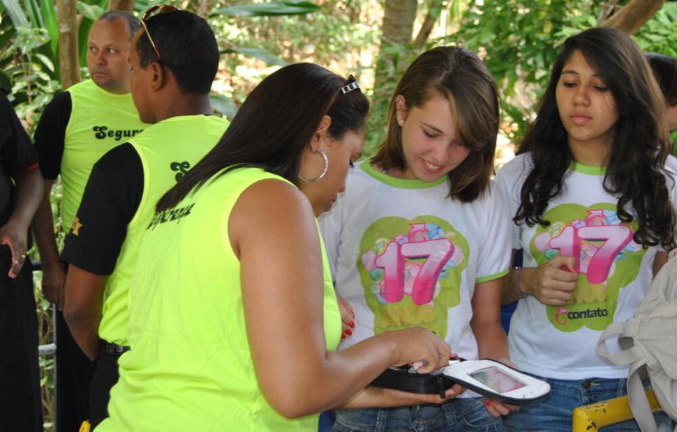 colegio-contato-17-anos-banda-forfun-eco-park-maceio-40-graus-20-anos_0190