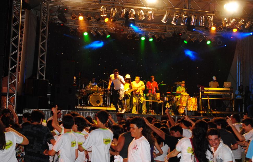 colegio-contato-17-anos-banda-forfun-eco-park-maceio-40-graus-20-anos_0254