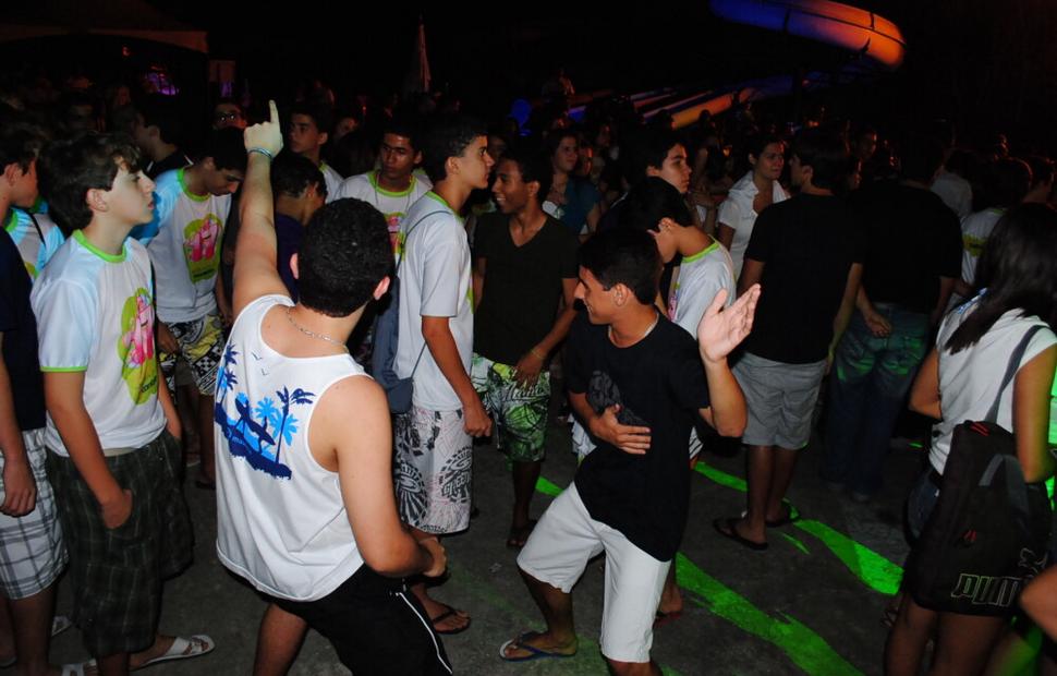 colegio-contato-17-anos-banda-forfun-eco-park-maceio-40-graus-20-anos_0268