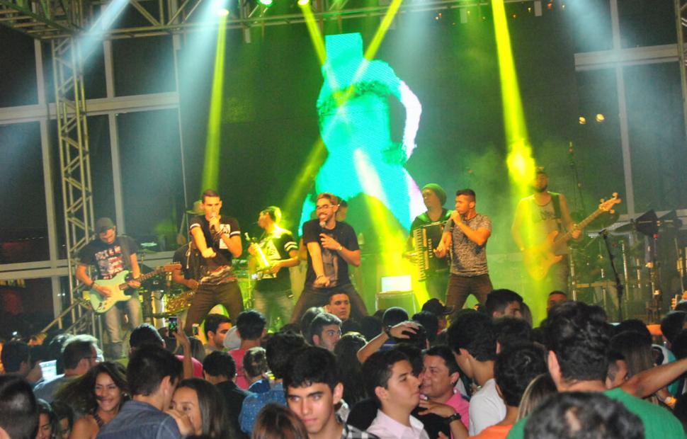 show-gabriel-diniz-gd-parque-shoppinh-maceio-2015 (117)