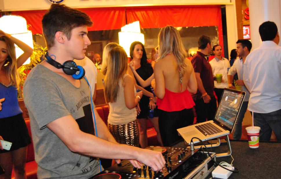 show-gabriel-diniz-gd-parque-shoppinh-maceio-2015 (193)