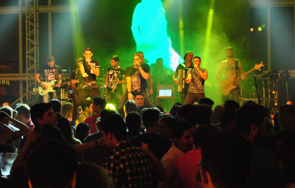 show-gabriel-diniz-gd-parque-shoppinh-maceio-2015 (310)