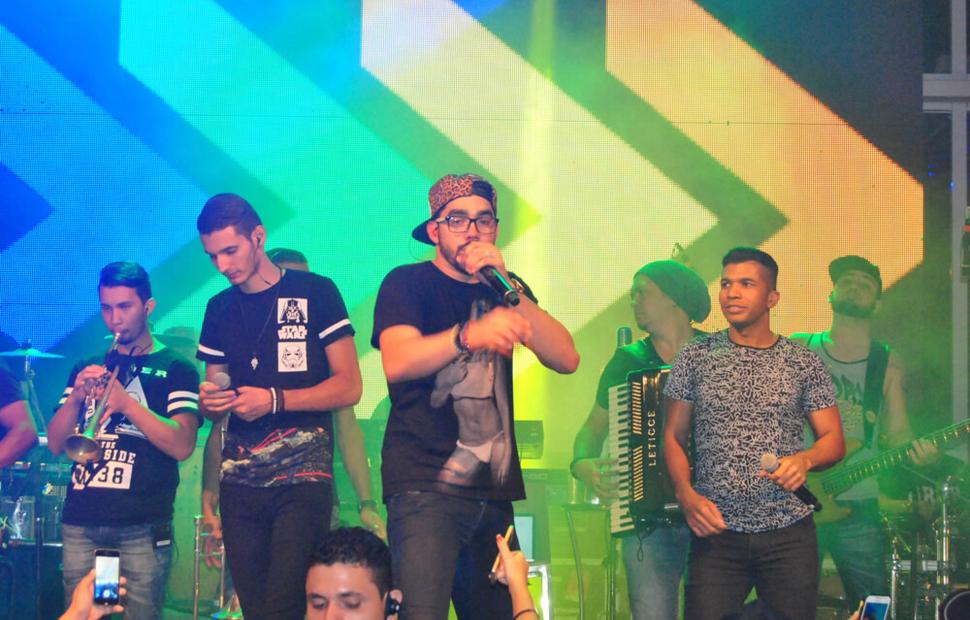 show-gabriel-diniz-gd-parque-shoppinh-maceio-2015 (313)