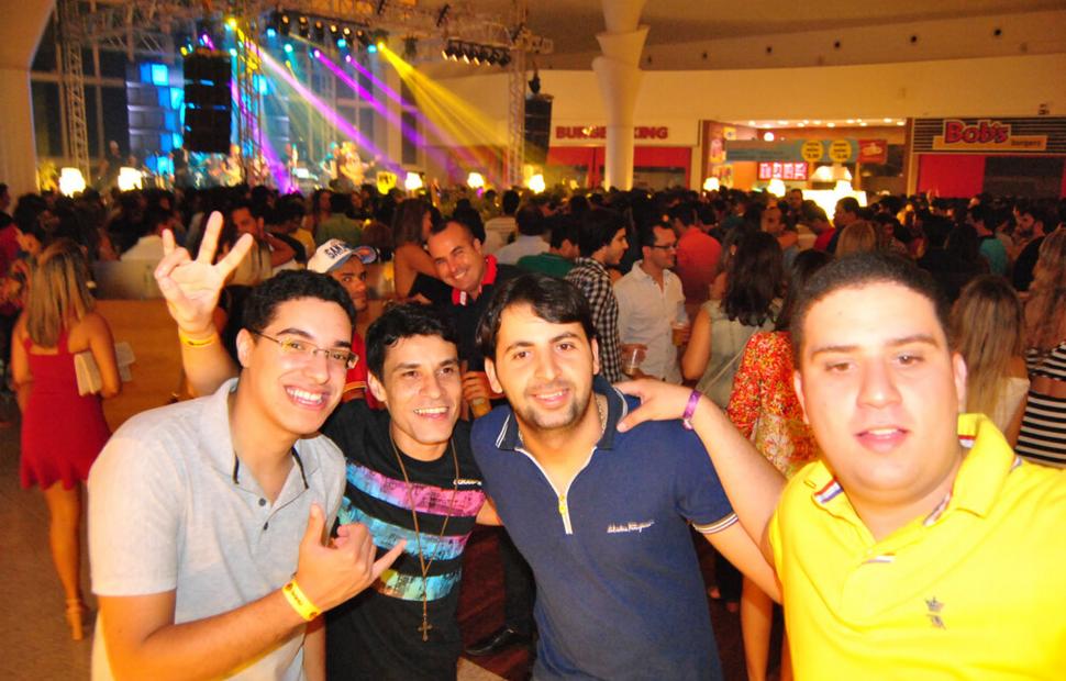 show-gabriel-diniz-gd-parque-shoppinh-maceio-2015 (78)