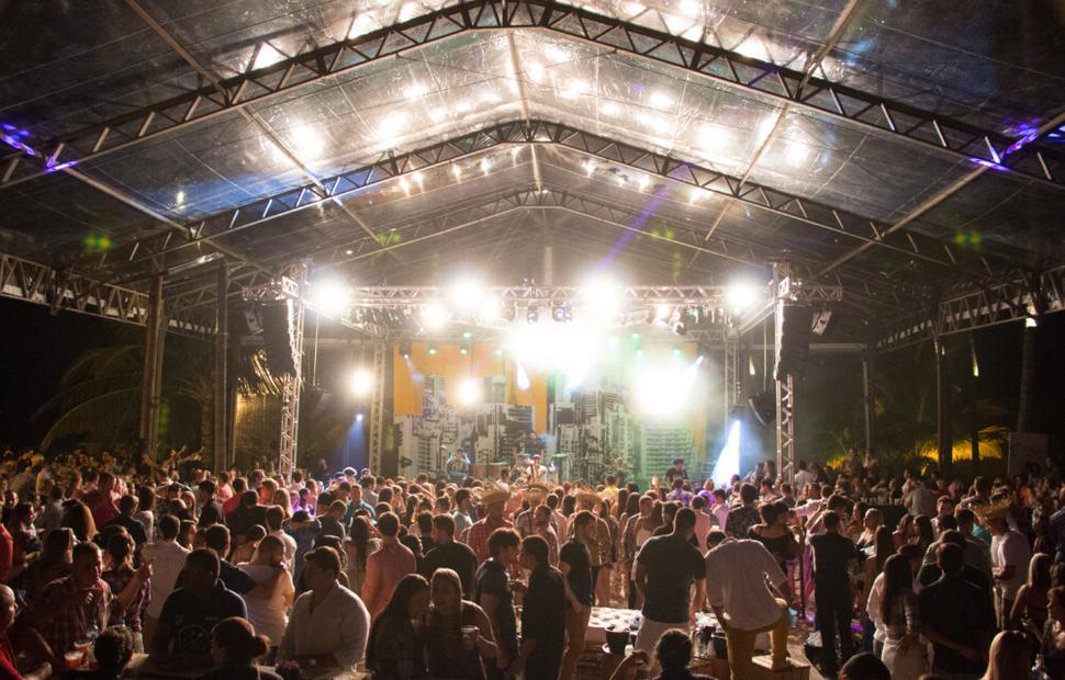 Arraiá-do-cafe-de-la-musique-maceio-cannibal-banda-eva-200-16 (220)