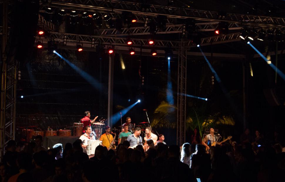 arraia-do-cafe-de-la-musique-maceio-cannibal-banda-eva-200-16-268