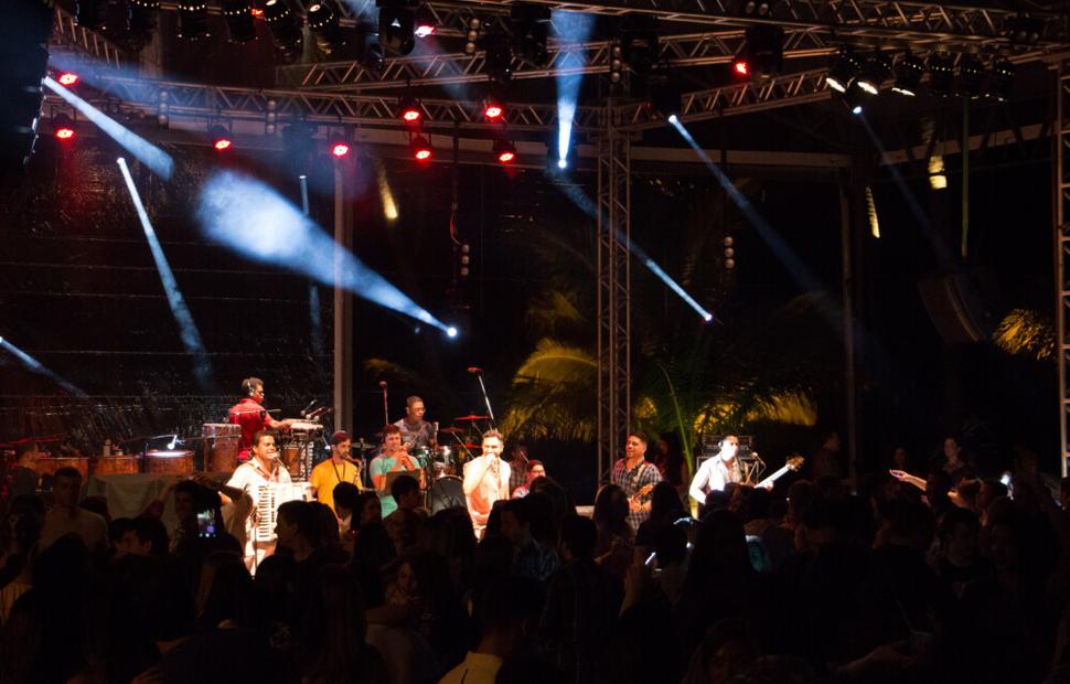 Arraiá-do-cafe-de-la-musique-maceio-cannibal-banda-eva-200-16 (76)