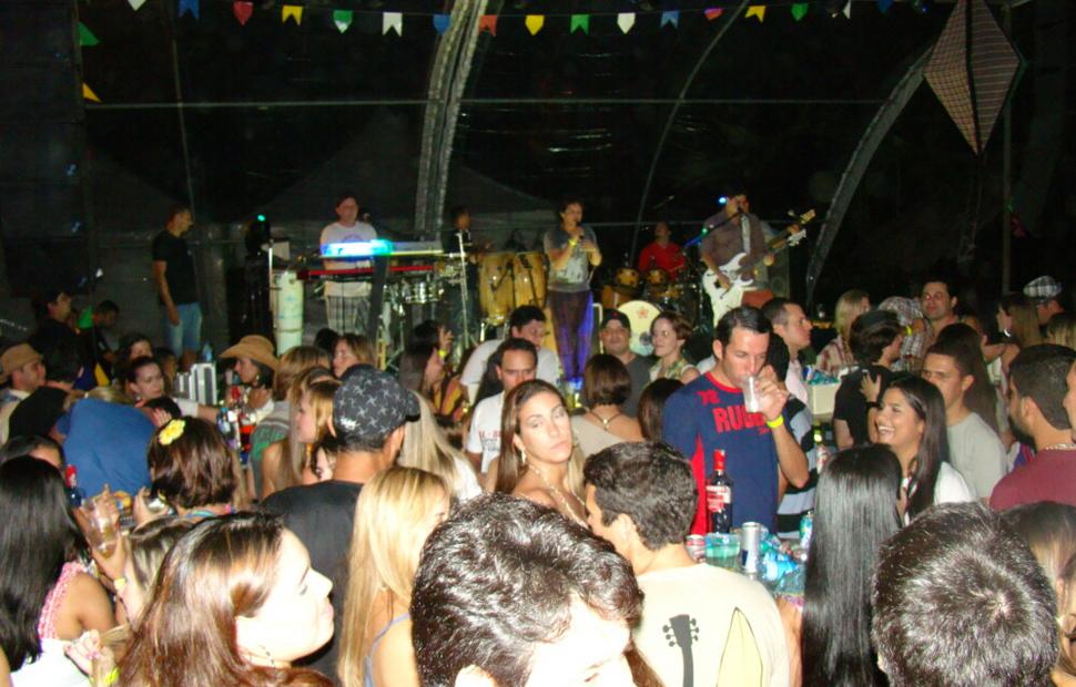 Arraia-do-cannibal-hibiscus-2009097