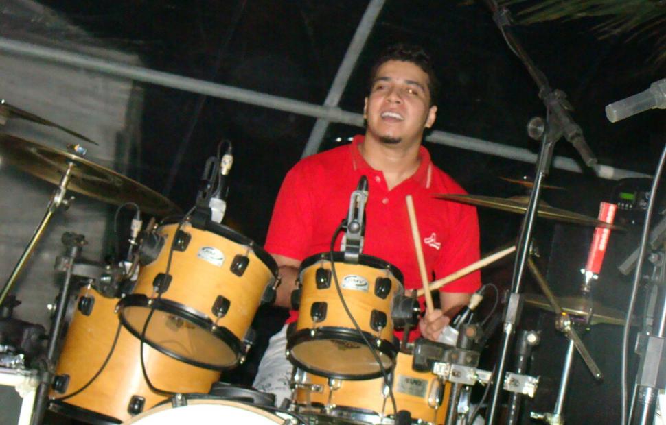 Arraia-do-cannibal-hibiscus-2009116