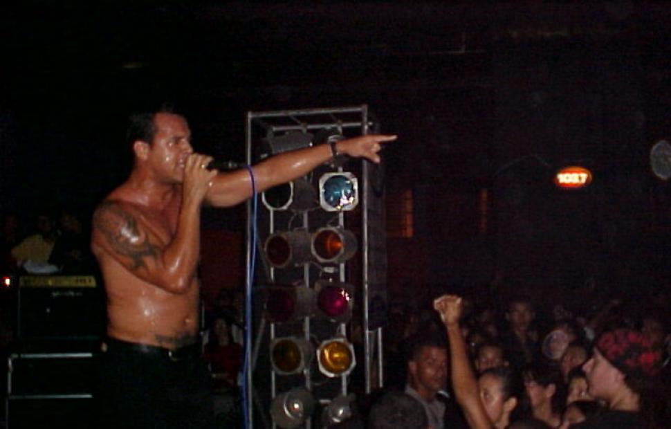 UAU-Charlie Brown Jr-2003-maceio-257F