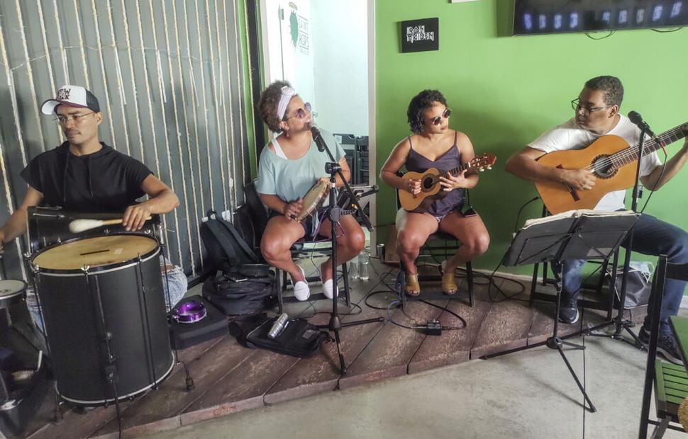 e-tardezinha-sainy-hopes-role-40-graus_000000010