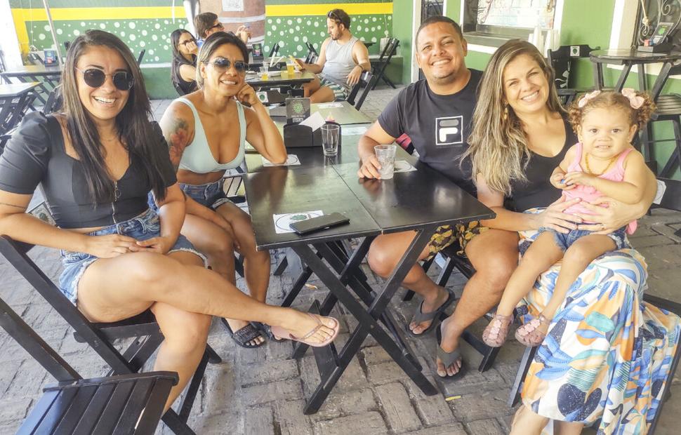 e-tardezinha-sainy-hopes-role-40-graus_000000014