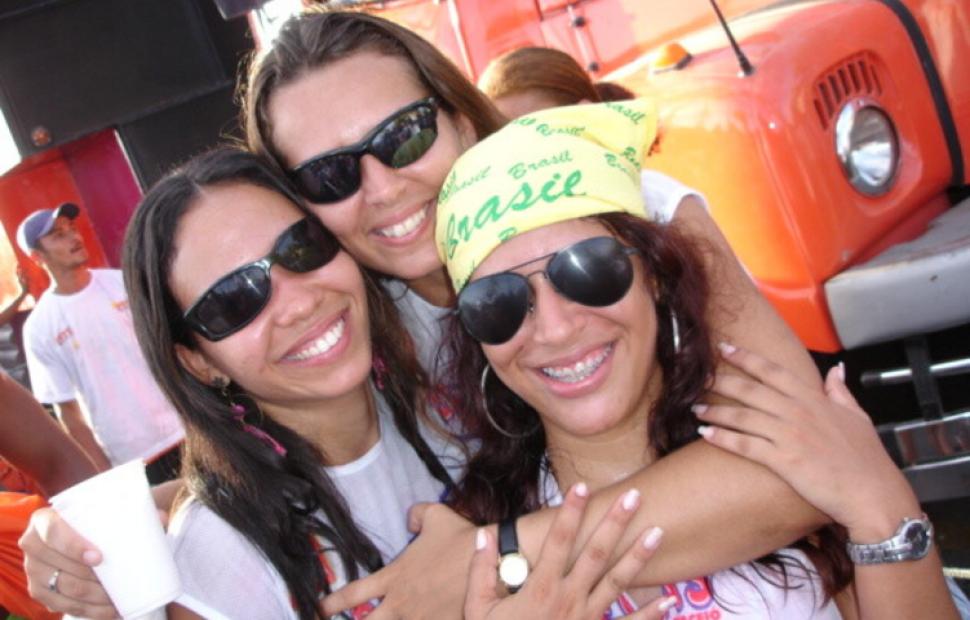 Pecinhas-2006-previas-carnavalescas-00064