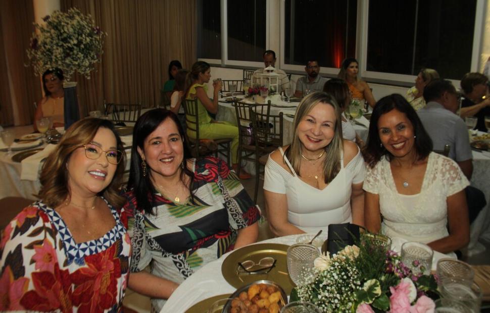 52-anos-nísia-salão-reviver-2022-maceio-40-graus_0102