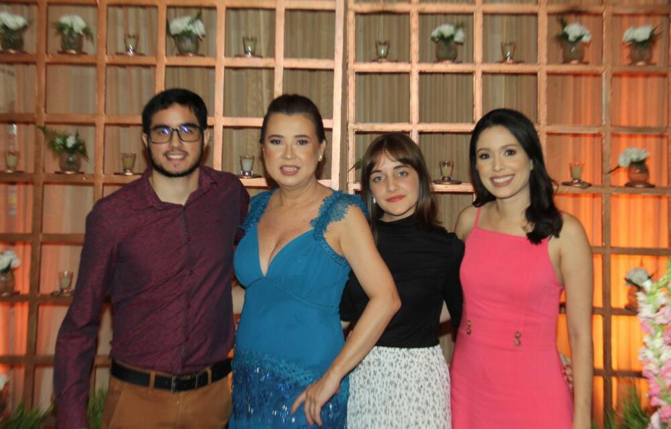 52-anos-nísia-salão-reviver-2022-maceio-40-graus_0120