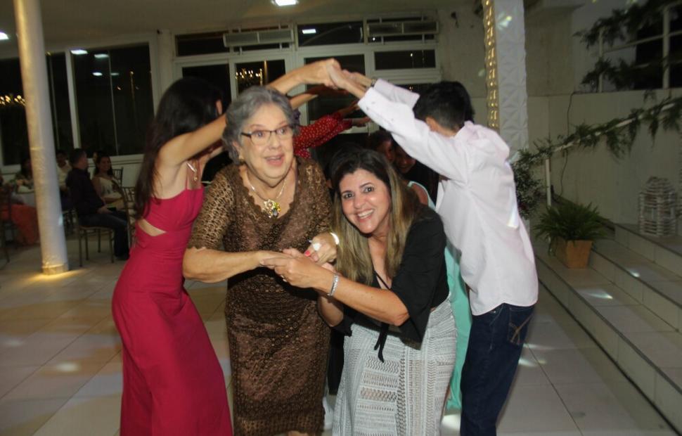 52-anos-nísia-salão-reviver-2022-maceio-40-graus_0198