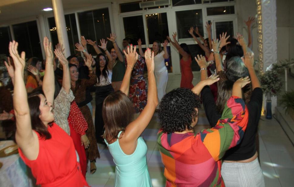 52-anos-nísia-salão-reviver-2022-maceio-40-graus_0201