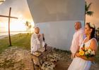 Cerimônia surpresa abre temporada de casamentos do Mês das Noivas na Capelinha de Jaraguá