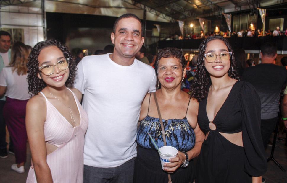 Diogo-nogeira-samba-da-periferia-spabe-maceió-shooping-maceio-40-graus_0076