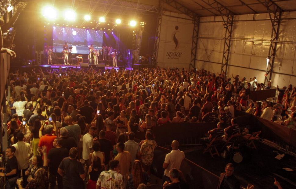 Diogo-nogeira-samba-da-periferia-spabe-maceió-shooping-maceio-40-graus_0115