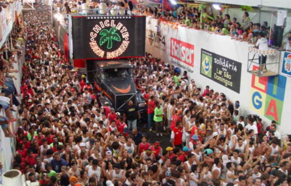 maceio-fest-2004-bloco-nana-bana-bell-marques-00022