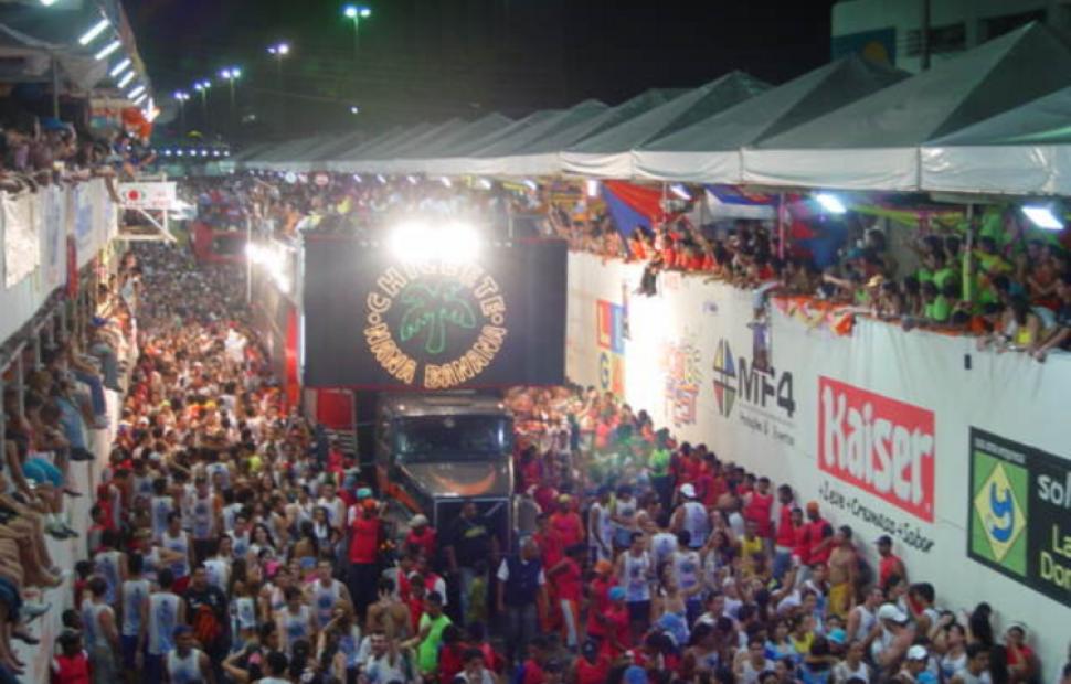 maceio-fest-2004-bloco-nana-bana-bell-marques-00121