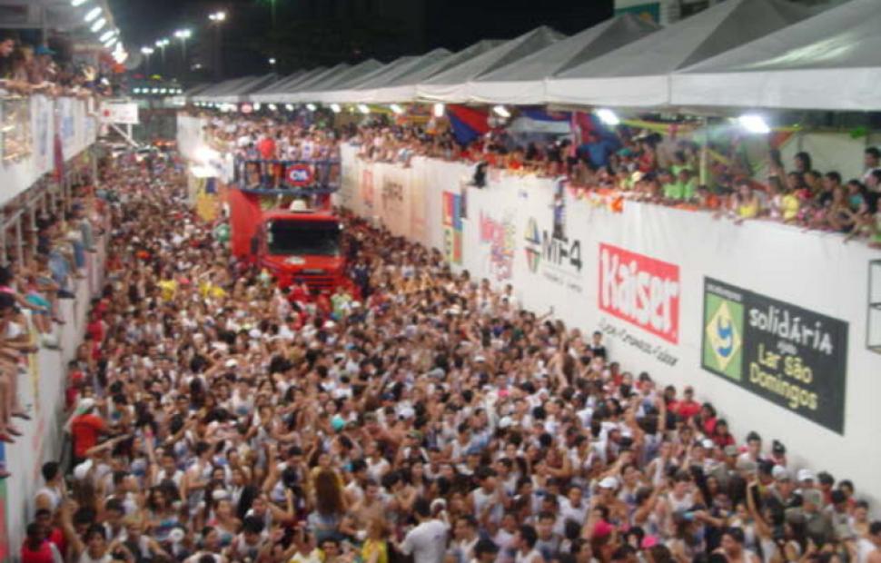 maceio-fest-2004-bloco-nana-bana-bell-marques-00233