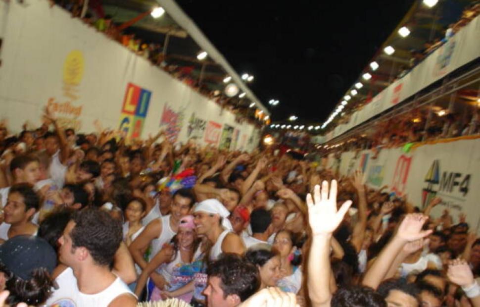 maceio-fest-2004-bloco-nana-bana-bell-marques-00495