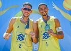 Maceió Shopping recebe atletas do vôlei de praia em tarde de autógrafos