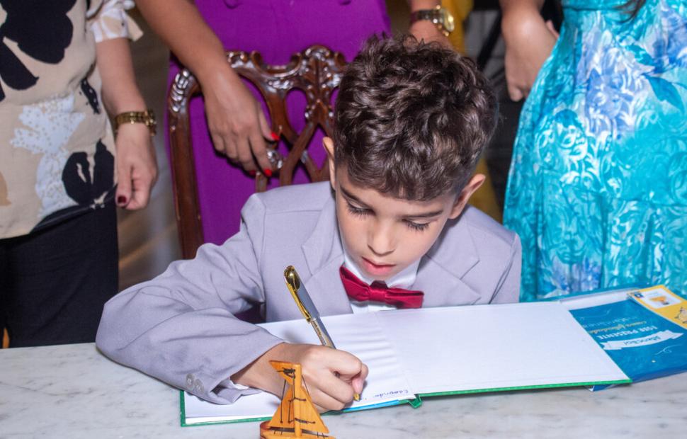 noite-de-autógrofo-colegio-sacramento-2022_0078