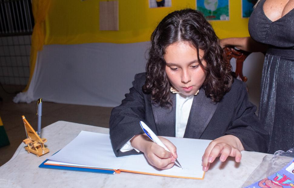 noite-de-autógrofo-colegio-sacramento-2022_0116