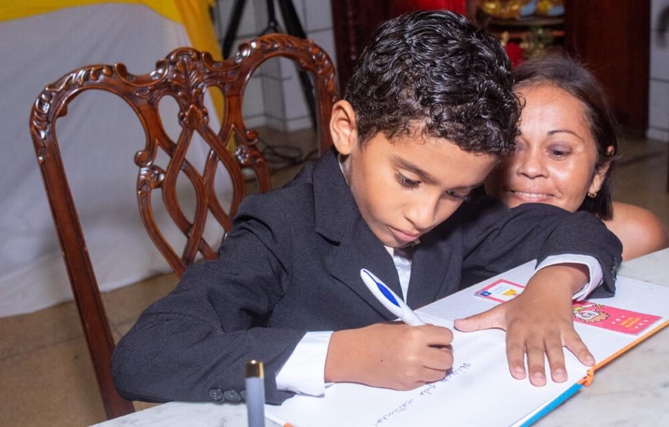 noite-de-autógrofo-colegio-sacramento-2022_0117