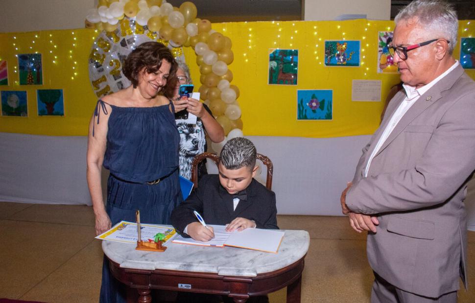 noite-de-autógrofo-colegio-sacramento-2022_0121