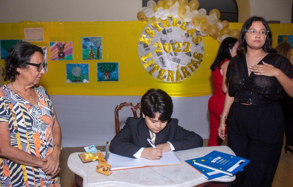 noite-de-autógrofo-colegio-sacramento-2022_0153