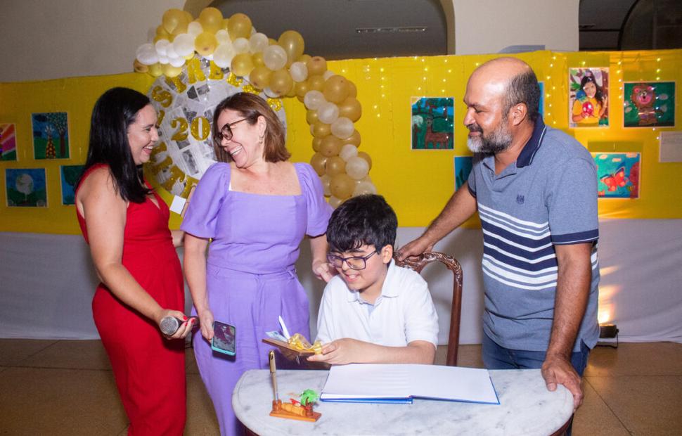 noite-de-autógrofo-colegio-sacramento-2022_0170