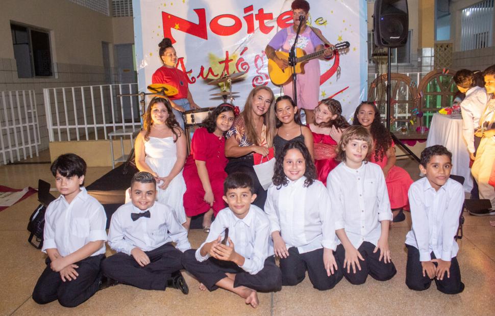 noite-de-autógrofo-colegio-sacramento-2022_0191